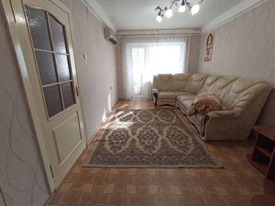 2к. Космічний мкрн. 4/5 поверх. Не торець. Запорожье