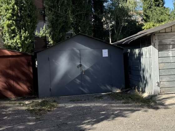 Гараж у Кропивницькому Кропивницький
