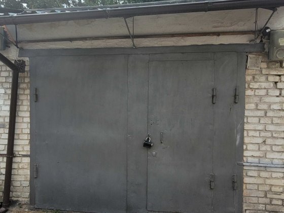 Гараж цегляний 35 м.кв (р-н Галицького перехрестя) з підвалом/ямою Львов