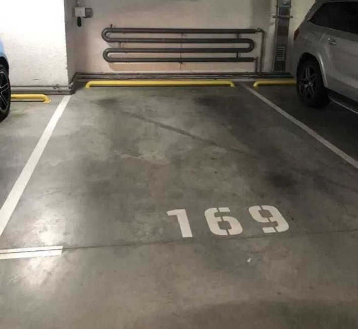 Продаж підземного просторого паркомісця з розеткою в ЖК RiverStone - фото 1