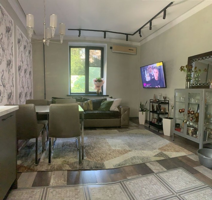 Продаж сучасной 3к квартири в центрі міста - фото 1