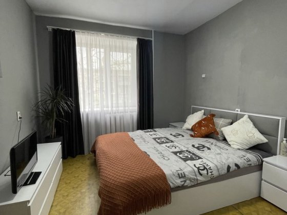 продаю 2 чешку по пр. Центральному, зупинка Водопровідна Миколаїв