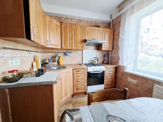 Продам  2-х ком. квартиру по Сорочинской (Новгородской) Запорожье