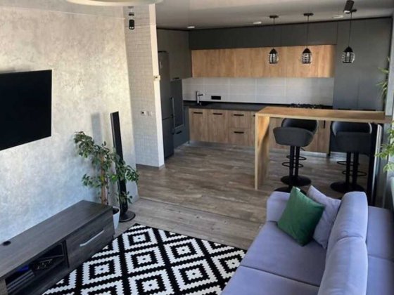 3-кімнатна квартира по вул. Перемоги з РЕМОНТОМ та А/О Житомир