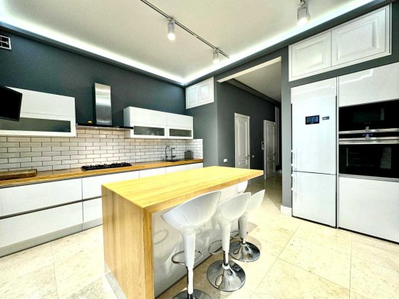 Продаю 3к квартиру в клубному будинку в центрі міста. ц1 Николаев