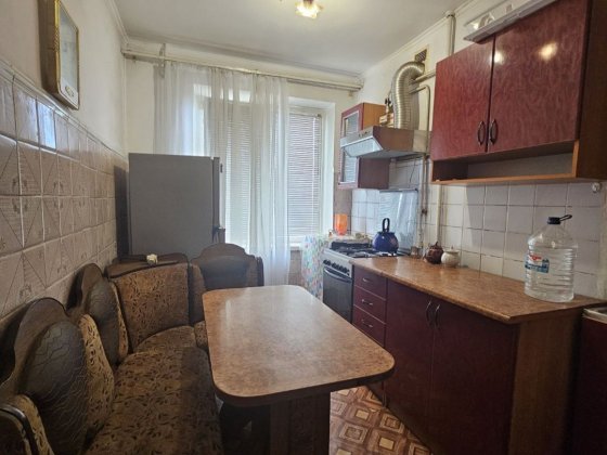 Продаю 2 ком кв площадь Победы , Сертификат ,раздельные комнаты, Миколаїв