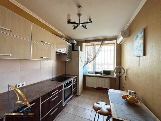 2-кімнатна на Бульварі Центральному Запоріжжя