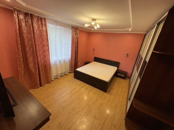 Продаж 1 к/к . ПТз , вул. Космонавтів - фото 1