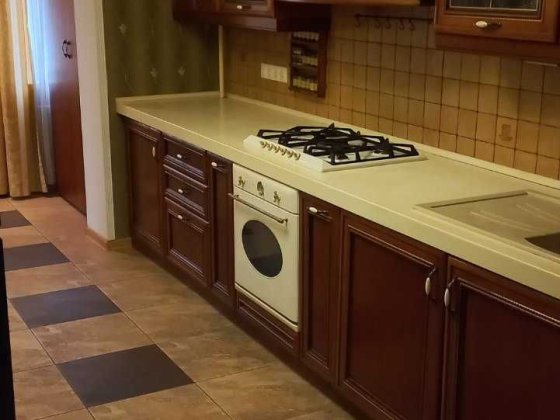 Продаж  3-к квартири з  якісним ремонтом з меблями та технікою Запорожье