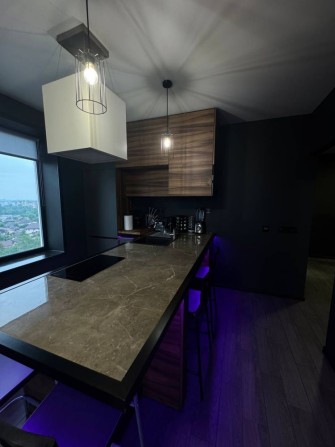 Стильна однокімнатна квартира в новобудові - фото 1