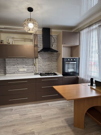 Продаю 3 комнатную квартиру - фото 1