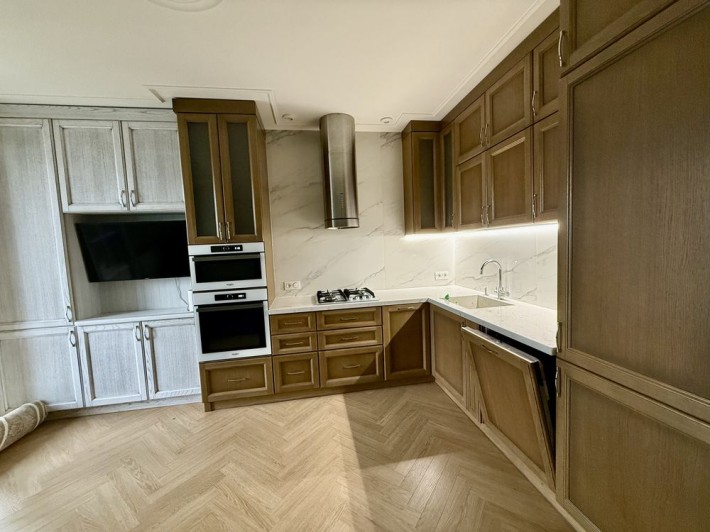 Продажа трехкомнатной сталинки на Декабристов/Пр.Центральный.Ремонт. - фото 1