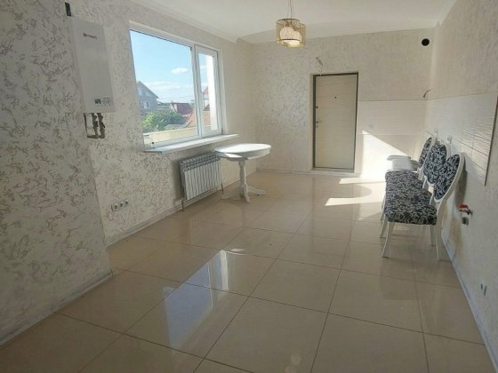 2 комнатная квартира, с терассой. Комнаты раздельные. Общая 65 метров.