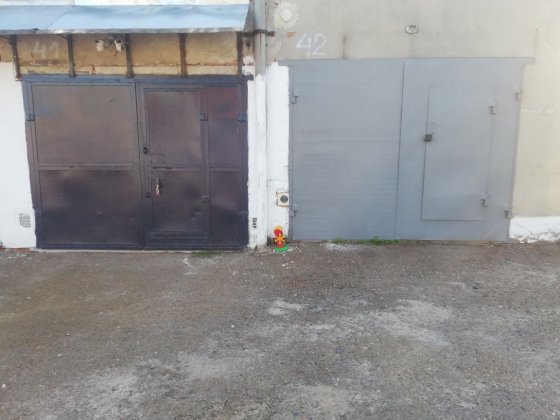 Гаражі поряд .АГК Львів