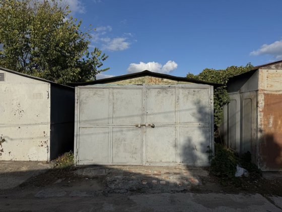 Железный гараж на Хуторской Одеса