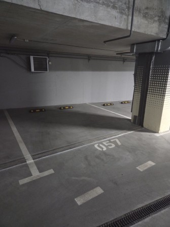 Без %%. Паркомісце Crystal Park Tower - фото 1