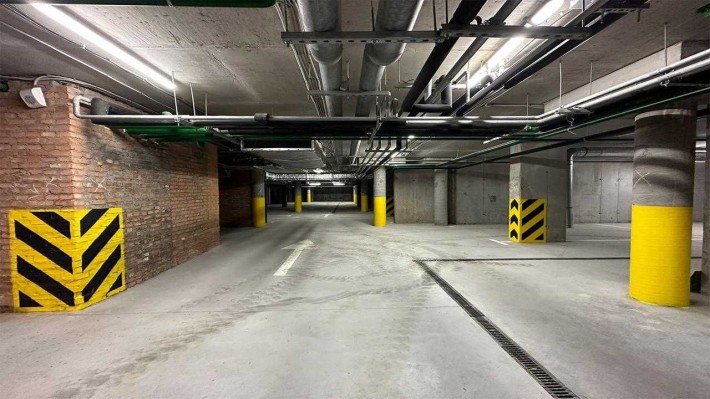 Терміновий продаж паркомісця в паркінгу ЖК на Миколайчука, 38 - фото 1