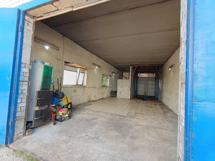 Гараж - СТО Техстанція 270квм 3поверхи по 90м Пухівська  Окремий зіїзд - фото 1