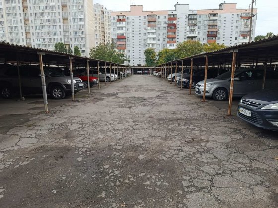 продам  автомобильную стоянку Одеса