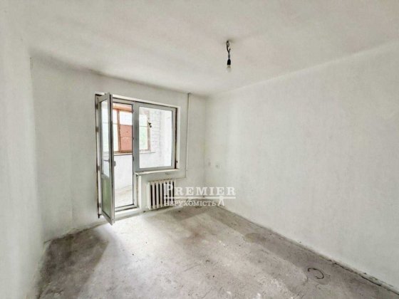 Продам 3-кімнатну квартиру на Заболотного біля ТЦ Сім'я Одеса