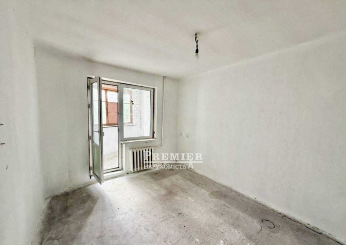 Продам 3-кімнатну квартиру на Заболотного біля ТЦ Сім'я - фото 1