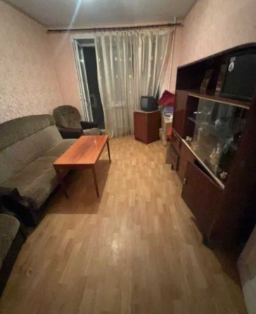 Продам 2 к. квартиру в р-не Адмиральского пр. Раздельные комнаты - фото 1
