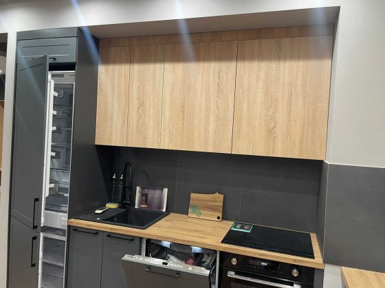 Продается квартира с современным ремонтом ! вид моря со всех комнат. Одеса