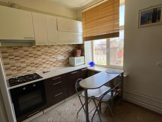 Продам 2 комнатную квартиру с ремонтом, 2 балкона, "сталинка" м.Левада Харьков