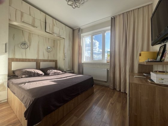 Продам СВОЮ евродвушку ЖК Победа 3 этаж вид на круг трамвая Харків