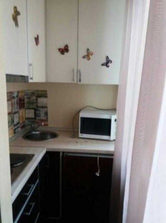 Продам 1комнатную гостинку в центре . - фото 1