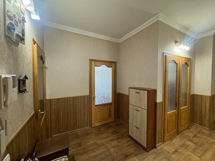 Продаж трикімнатної сталінки на Сухому фонтані з меблями та технікою - фото 1