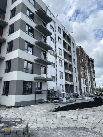 Продаж 2 км квартири в новобуд ЖК Роксолана в.Роксоляни - фото 1