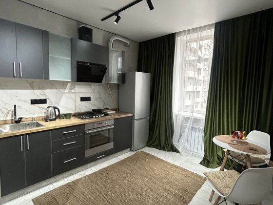 Продається 2 кімнатна квартира в самому центрі міста Миколаїв