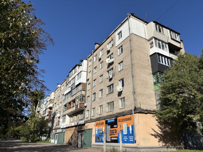 Продам 2-к Космос, зупинка Висотна, цегляний будинок, ОСББ - фото 1