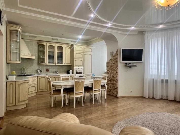 Шампанский переулок / Шевченко пр. 3 комн. 129 м. Ремонт. АГВ - фото 1