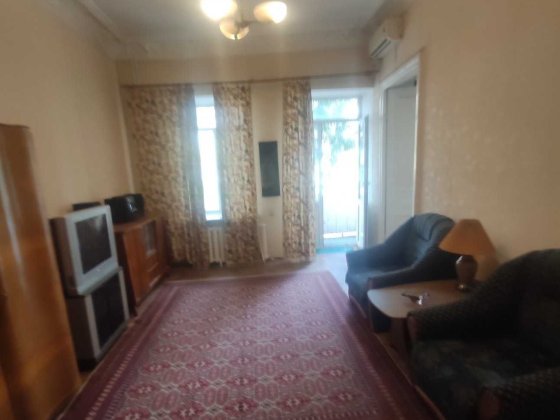 В продаже 3 ком хорошее состояние, средний этаж, крепкий дом , Центр . Одесса