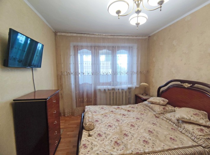 Продаж  4-кімнатної квартири - фото 1
