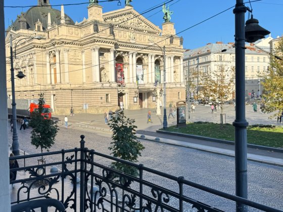 Продаж 2 кім. квартири в центрі Львова пр. Свободи - Оперний театр Львів