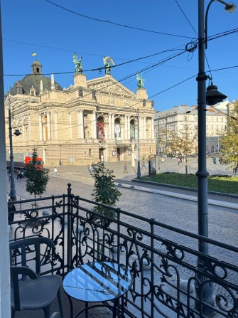 Продаж 2 кім. квартири в центрі Львова пр. Свободи - Оперний театр - фото 1