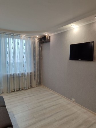 Продам 1 квартиру на Олексіівці по прсспекту Л Свободи 39,з ремонтом. - фото 1