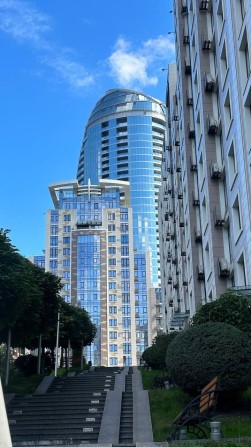 Продается парко-место в ЖК Бульвар Фонтанов, Саперное Поле,3 - фото 1