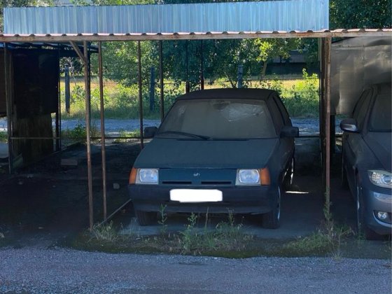 Гараж (місце на стоянці з навісом), вул. Богатирська, завод Оболонь Київ