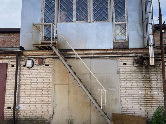 Продам двох поверховий гараж Зміїнець