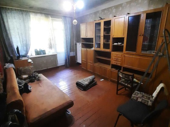 Продам 2комнатную квартиру. Потолки - три метра.  Метро -10 минут. Харків