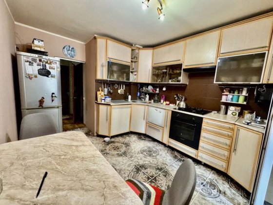 Продам 3 к. квартиру на Махачкалинській, 5 Одесса