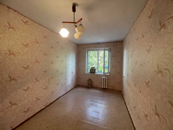 Продаю 4 комнатную квартиру на Космонавтов. 2 этаж. Николаев