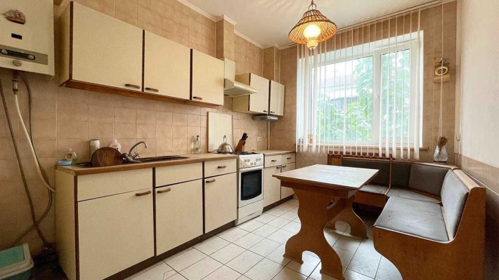 Продажа 2х комнатной квартиры. Второй этаж! Кухня 10 метров! - фото 1