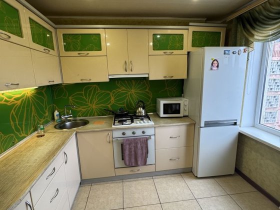 Продается 2 ком кв в Коммунаровском р-не по ул Автозаводская Запорожье