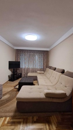 Продам 4-х кімнатну квартиру - фото 1