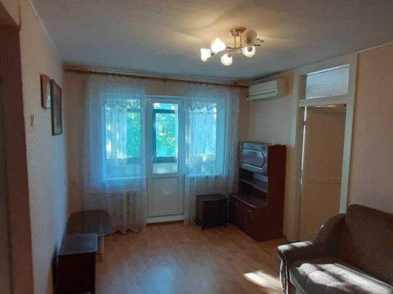 Продам 2 из квартиру м Дворец Спорта,Стадионный проезд 4/1 Харків